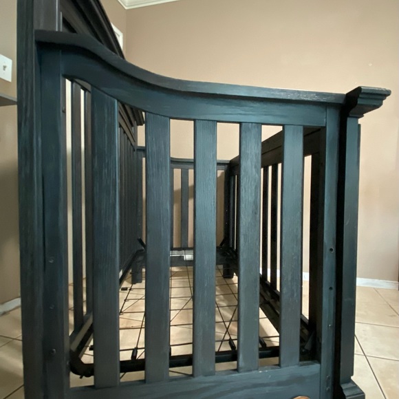 This antique crib upsizes. Transforms to a regular bed - Picture 4 of 4